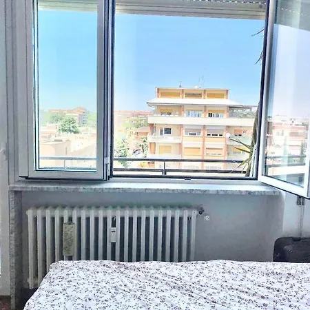 Female Dormitory For Only Female Alojamento de Acomodação e Pequeno-almoço Roma